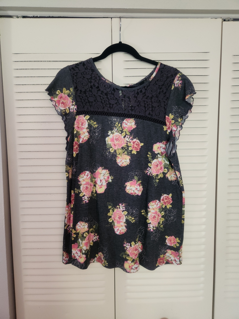 torrid Black Floral Lace Yoke Tunic with Pink Roses